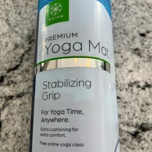 Gaiam Oceanscape Premium Yoga Mat- 68” Long.